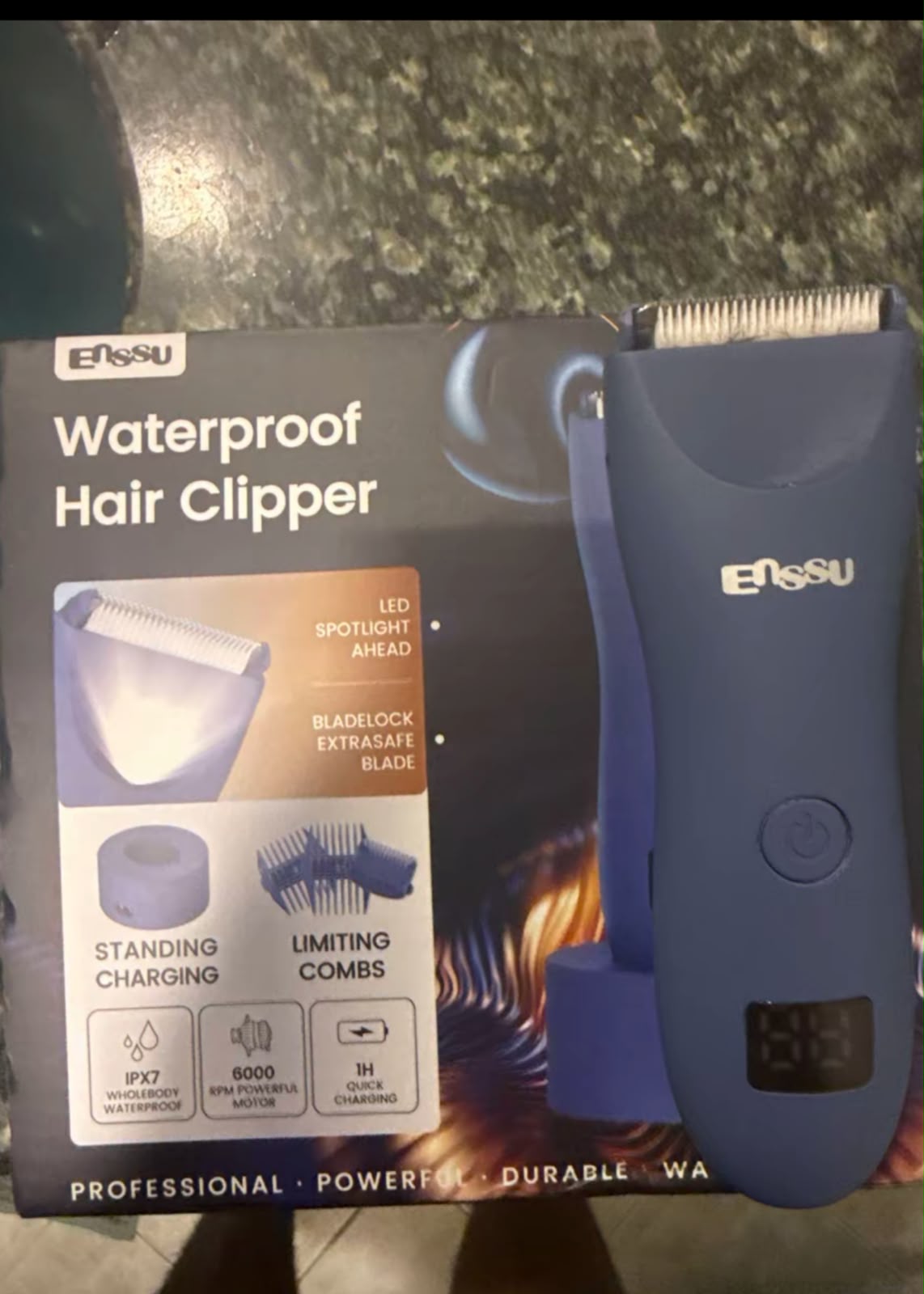 ENSSU Pro azul sobre a caixa do produto